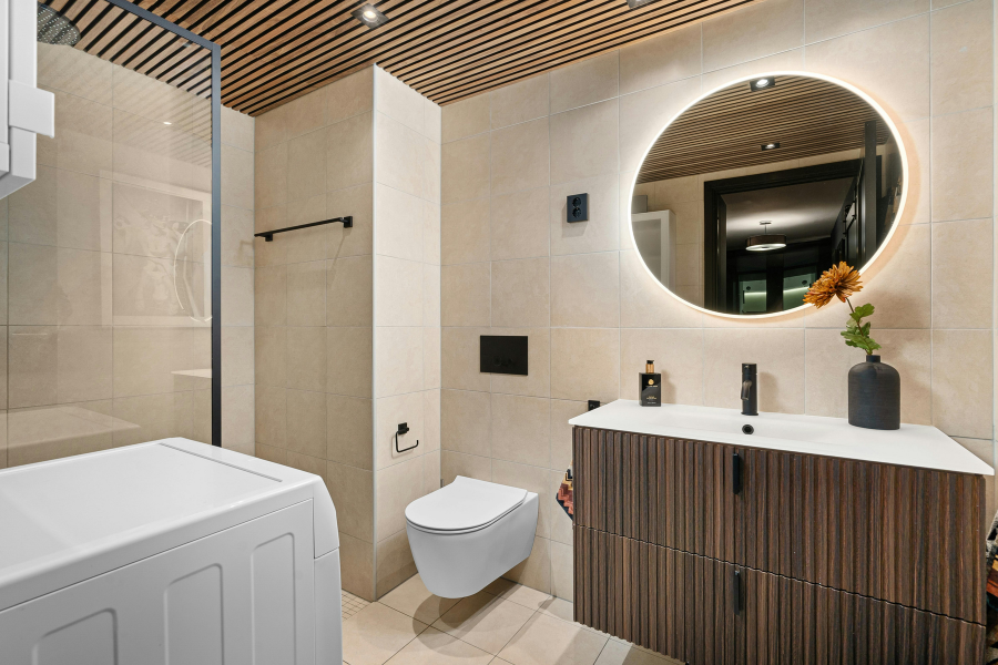 Bathroom Luxury vinyl flooring trends 2026